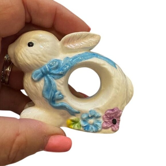 Set Of 4 Ceramic Bunny Napkin Rings With Pastel Bow Accents & Floral Details Spr - Picture 4 of 7